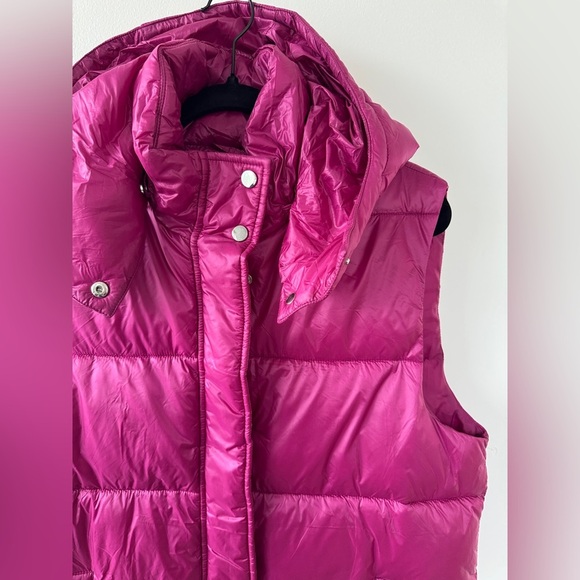 Kensie Puffer Vest With Detachable Hood - Picture 2 of 7
